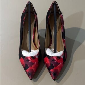 Talbots Elegant Black and Red Floral Heels Stilettos 👠 New No Box Leather
